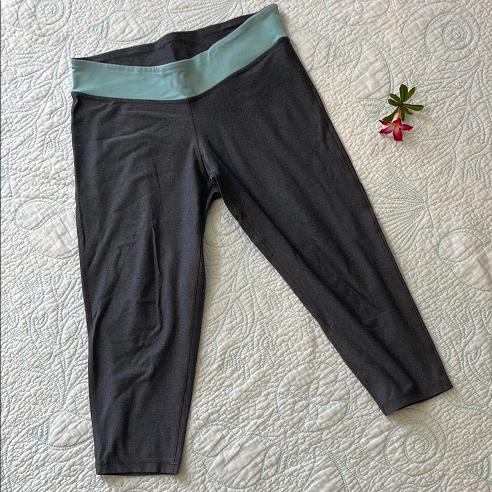 Women’s Gray and Sea Salt Teal Leggings Size Large
